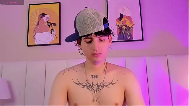 sett and gwen online show from April 17, 4:25 am