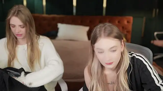 Ewa Pearl online show from September 16, 6:54 am