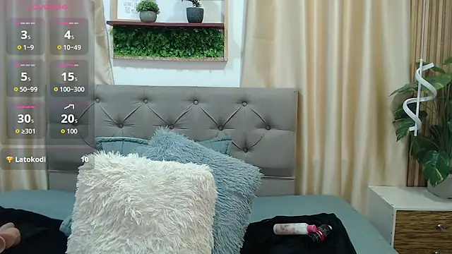 sasi luna online show from December 16, 8:15 pm