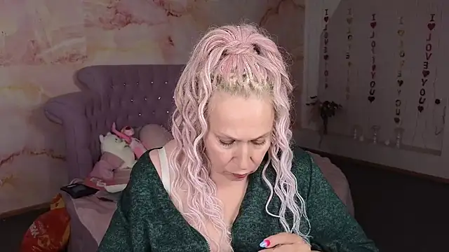 Penelope Pinky online show from September 30, 12:44 pm