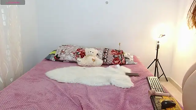 littleshydoll online show from October 10, 2:49 am