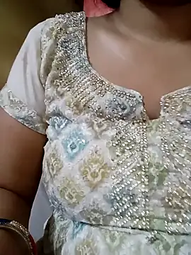 sunita-doll online show from March 9, 1:42 am