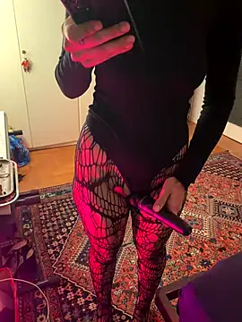 littlewitchxoxo online show from October 26, 7:48 am