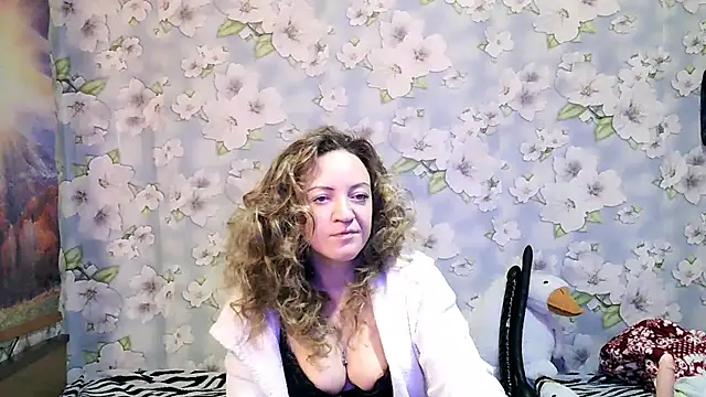 KattyLuuu online show from November 15, 10:11 pm