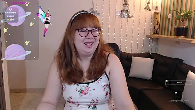 chloe prg online show from December 5, 2:40 pm