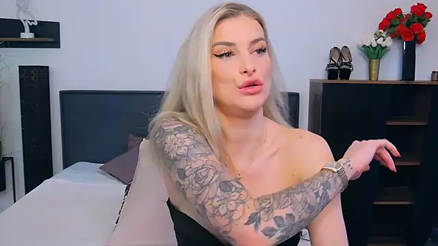 Lia Benini online show from March 25, 12:52 pm