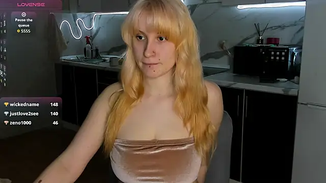 Sweet white chocolate online show from April 3, 1:42 pm