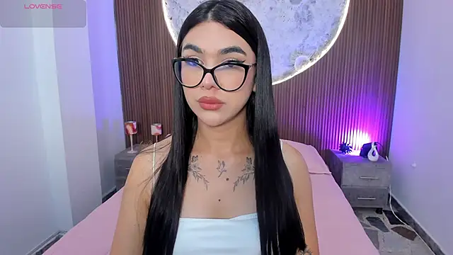 RoseCassie online show from March 27, 1:23 pm