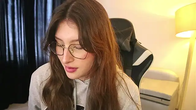 Daisha Riley online show from November 21, 4:09 pm