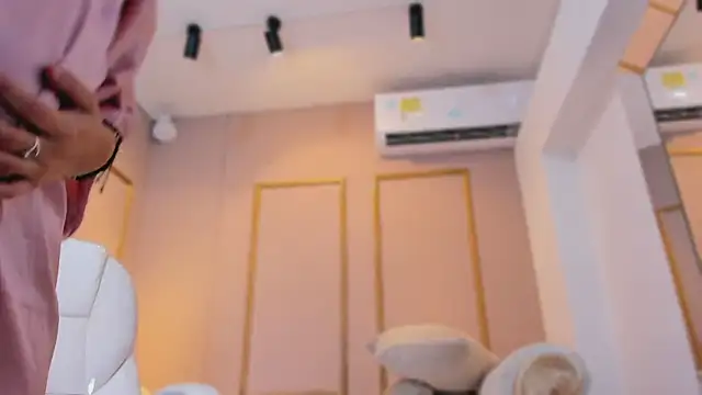 PerlaPreciosa online show from February 6, 7:01 am