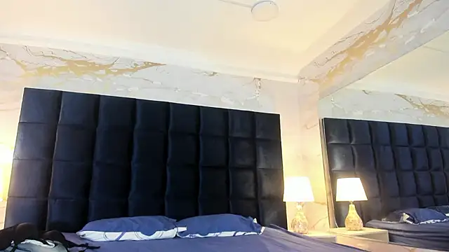 loladupont online show from March 13, 3:19 am