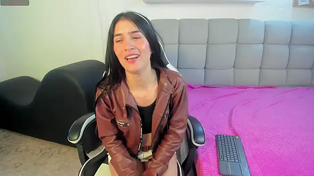 Chlooe Zoe online show from December 5, 7:48 pm