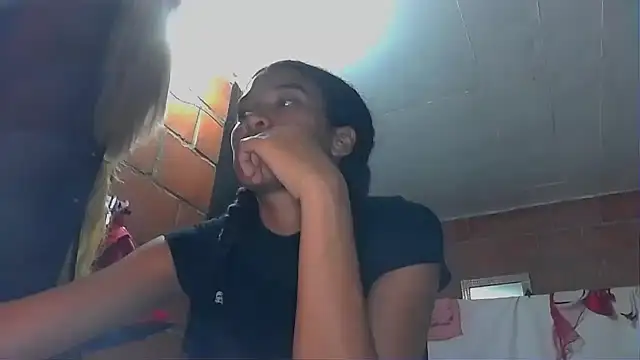 kattyandericc online show from October 29, 3:22 am