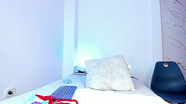 martina roldam online show from March 6, 3:12 am