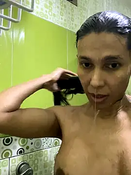 Ebonyxprincess  online show from November 3, 8:13 pm