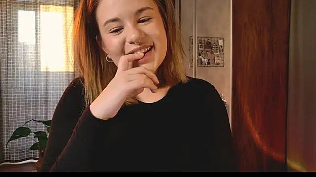 TessPleasure online show from January 8, 9:35 am