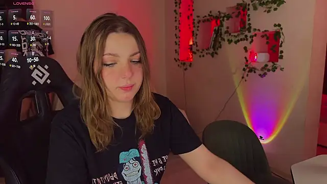 RobertAndLinela online show from March 13, 7:15 pm