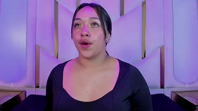 IsabellRodriguez18 online show from April 12, 7:55 am