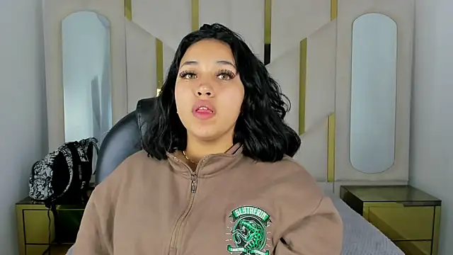 IsabellRodriguez18 online show from September 9, 3:17 am