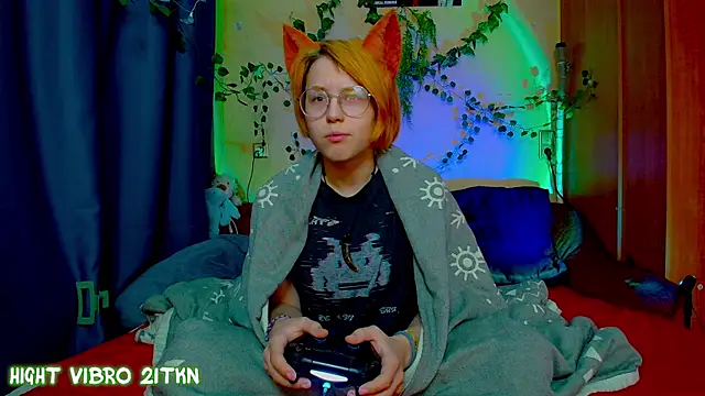 TrickyKitsune online show from September 12, 10:24 am