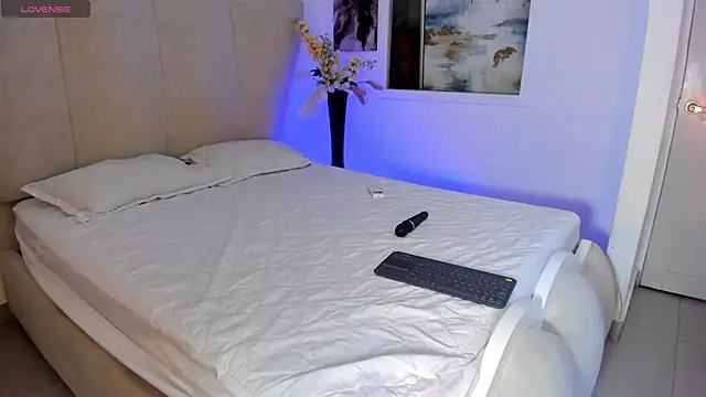 rachaeldeckard   online show from April 17, 7:49 pm