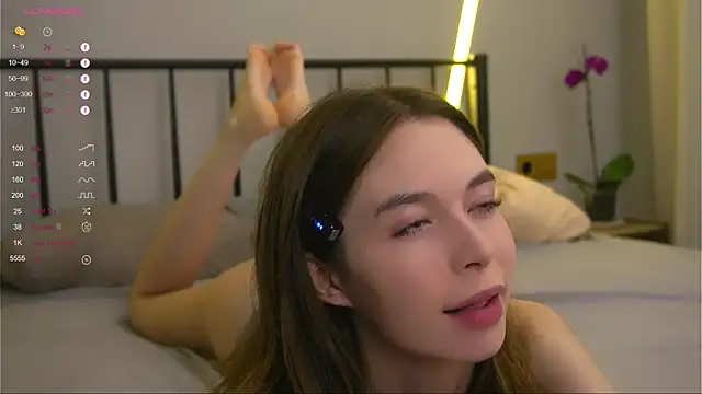 LittleOriana online show from September 13, 12:40 am