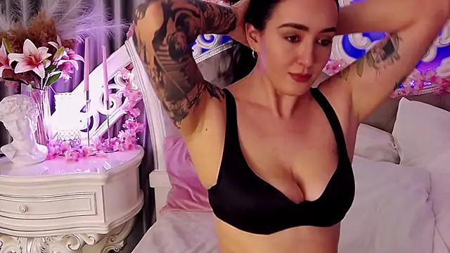 KimKhallifa online show from February 13, 6:15 am