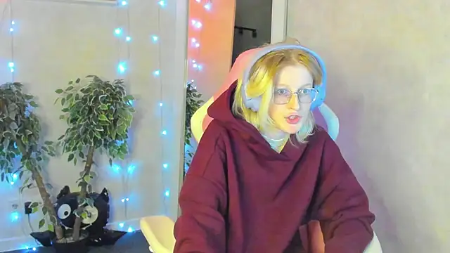 ElizabethHarpper online show from December 1, 12:58 am