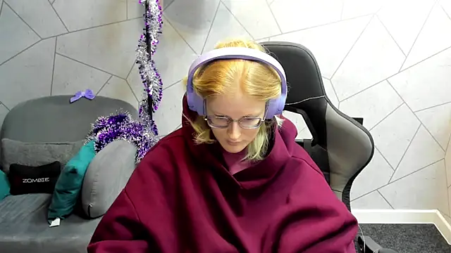 ElizabethHarpper online show from December 23, 12:58 am