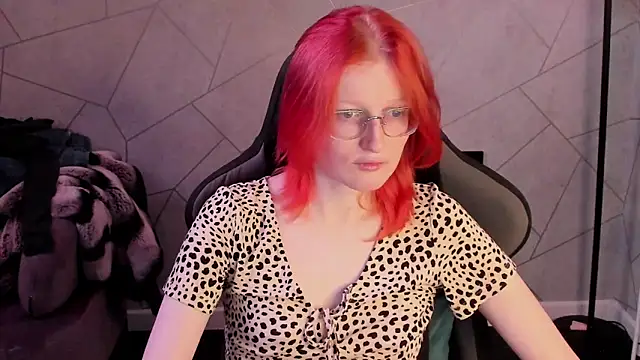 ElizabethHarpper online show from February 2, 9:41 am