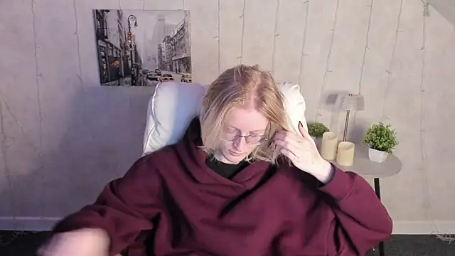 ElizabethHarpper online show from December 3, 1:08 am