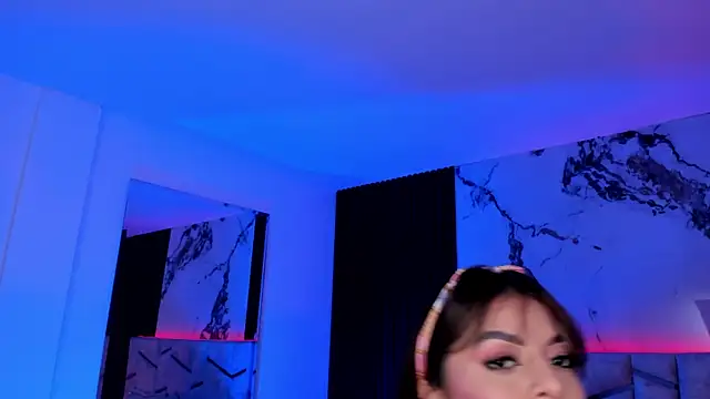 daniiphoeniixx online show from September 16, 7:33 pm