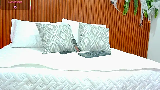 kata james online show from October 28, 7:08 pm