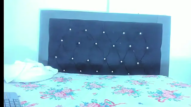 violetadumsper online show from January 11, 4:17 am