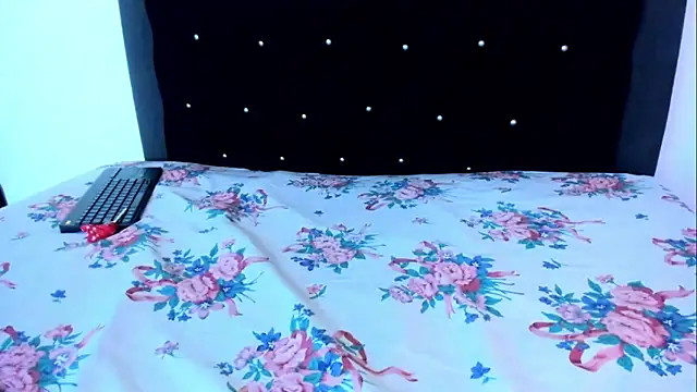 violetadumsper online show from September 17, 3:59 am