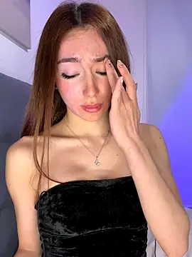 Maddy Jones online show from October 11, 2:05 am