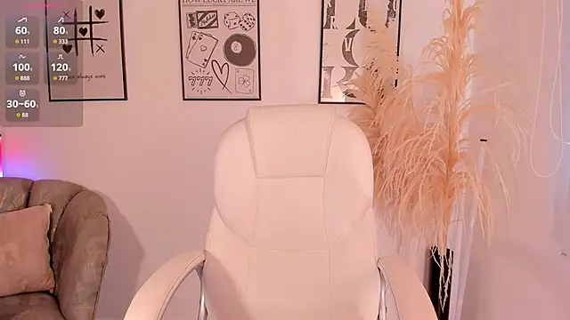 NiiaEvanss online show from October 20, 1:25 pm