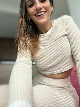 Samantha bigboobs online show from April 10, 10:05 pm