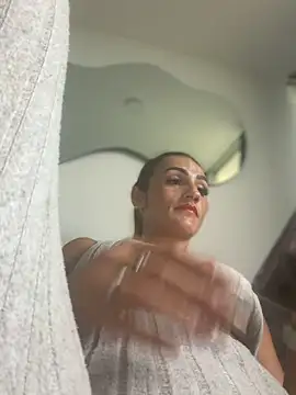 Samantha bigboobs online show from May 31, 6:20 pm