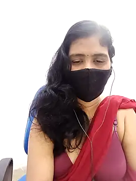 Lucky-Deepthi online show from November 20, 9:05 pm