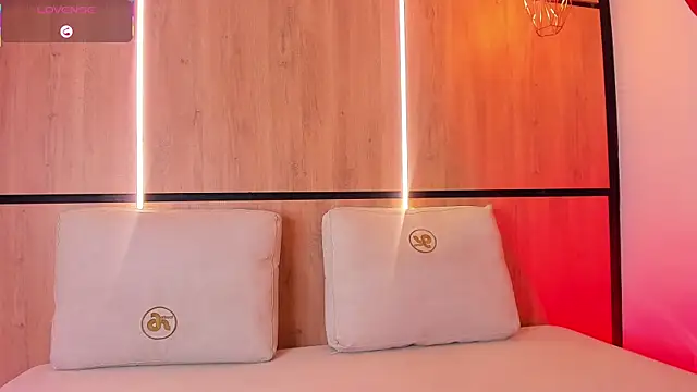 ashlyn parker online show from October 17, 8:23 pm