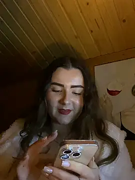 mewKate online show from March 6, 8:15 pm