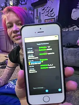 trashbrat online show from May 28, 6:55 am