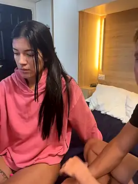 Siempre-locos69 online show from December 15, 2:22 pm