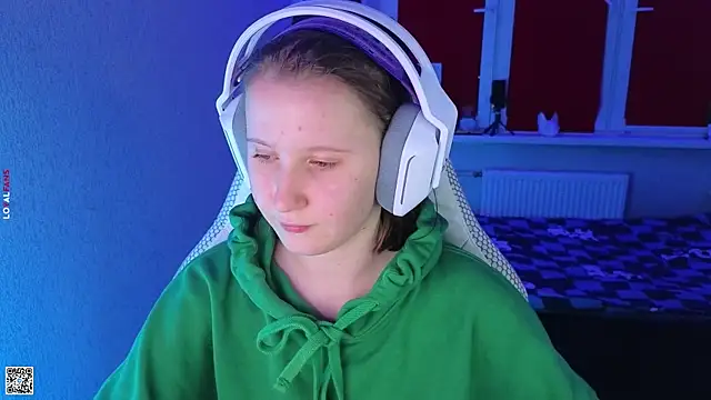 mon lola online show from October 21, 4:11 pm