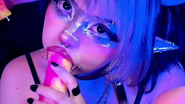 LaytonBox online show from September 20, 1:31 pm