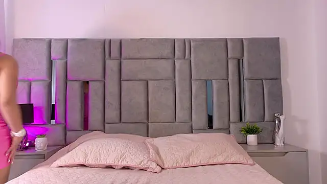 Karla Hudsson online show from September 13, 2:25 pm