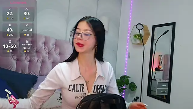 madison oli online show from September 26, 2:09 am