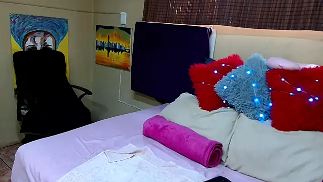 PEBBLES365 online show from October 30, 7:22 am