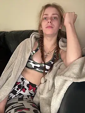 VioletxBlue online show from January 7, 1:25 pm